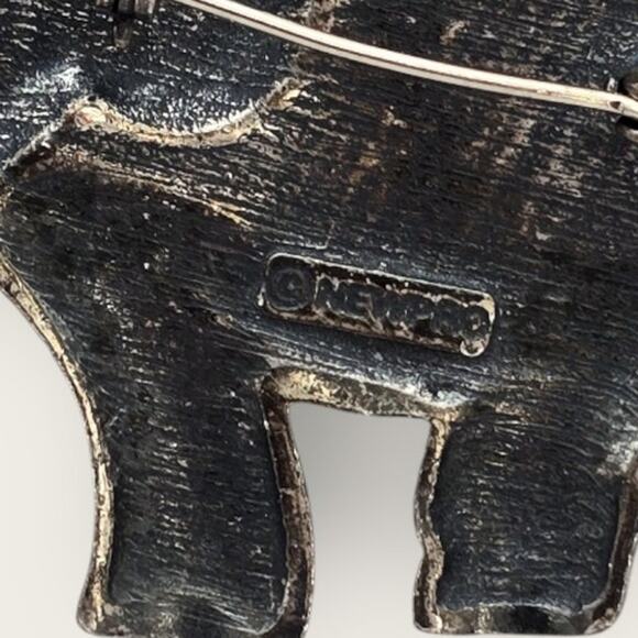 Elephant Brooch – Silver Textured Tribal Design Vintage Pin - Picture 5 of 6